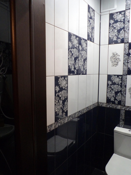 Фотоотчет пошагового капитального ремонта синего туалета 1,2 кв.м. с раковиной