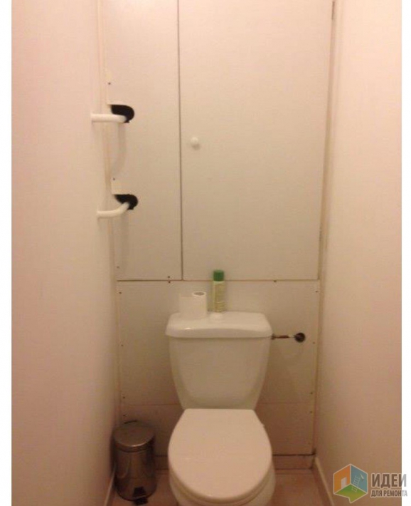 Бюджетный ремонт санузла для молодой семьи: туалетная комната совмещенная с душевой, влагостойким светильником, унитазом с микролифтом, площадью 1 кв.м.