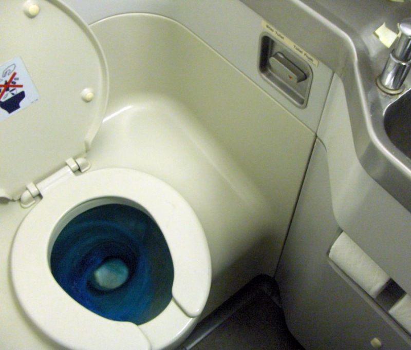 Туалет для дачи без запаха — обзор современных решений | Мастер | Дзен
